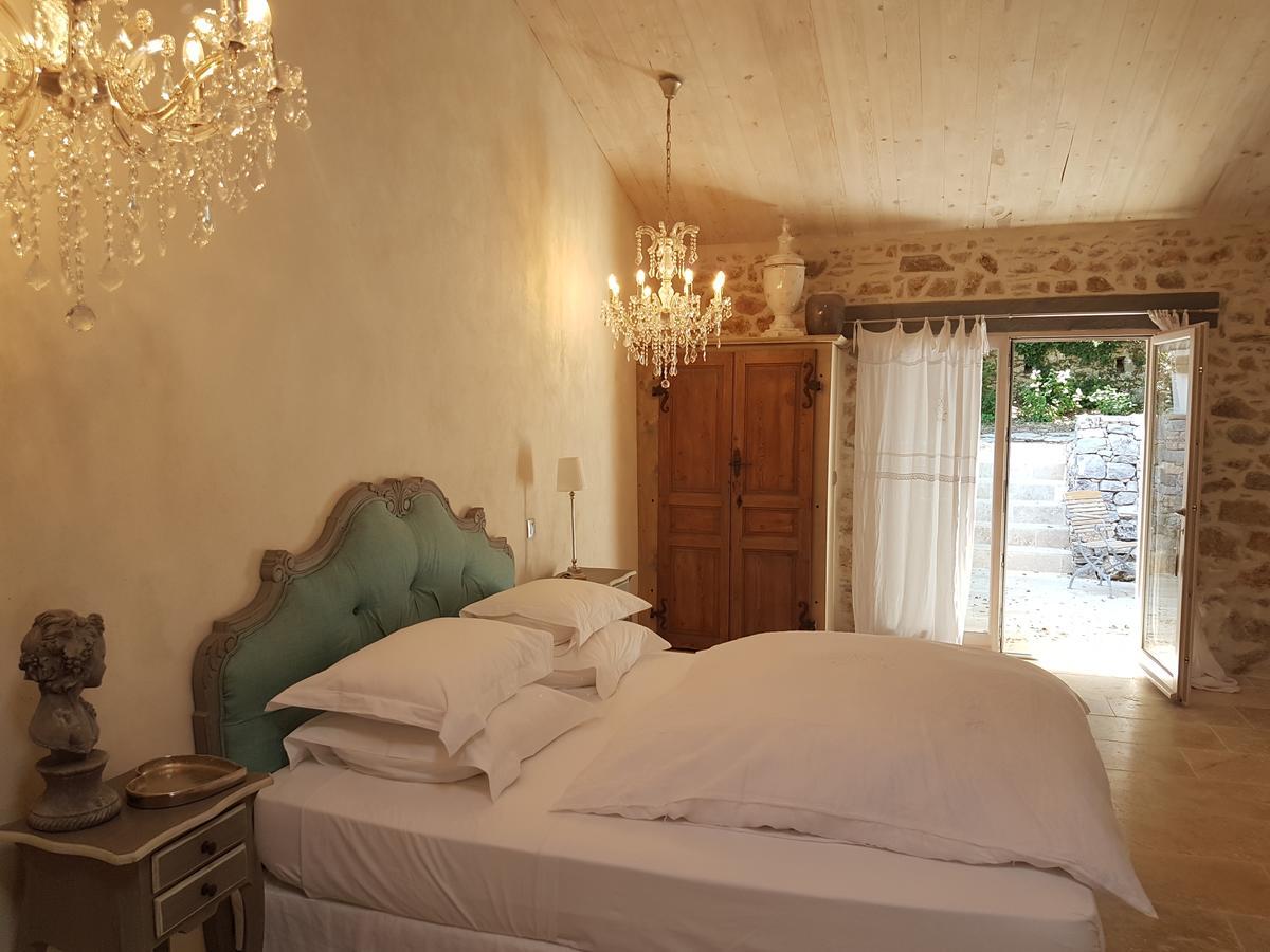 Flassans-sur-Issole Le Domaine Saint Martin B&B 외부 사진